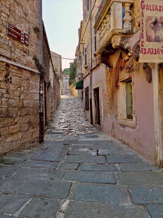 Old Town Apartment Pula Exterior foto